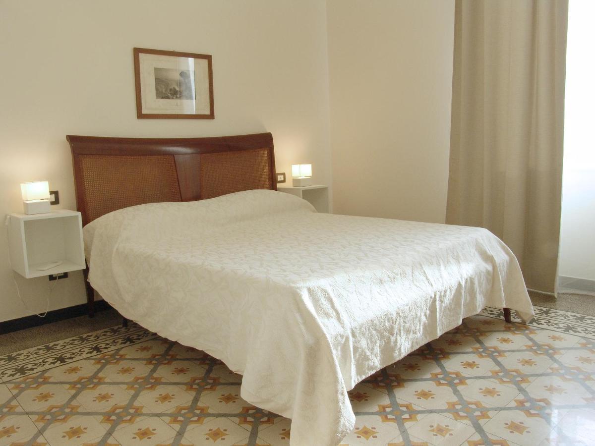 Residenza Cavour - Appartamento Agave レヴァント エクステリア 写真